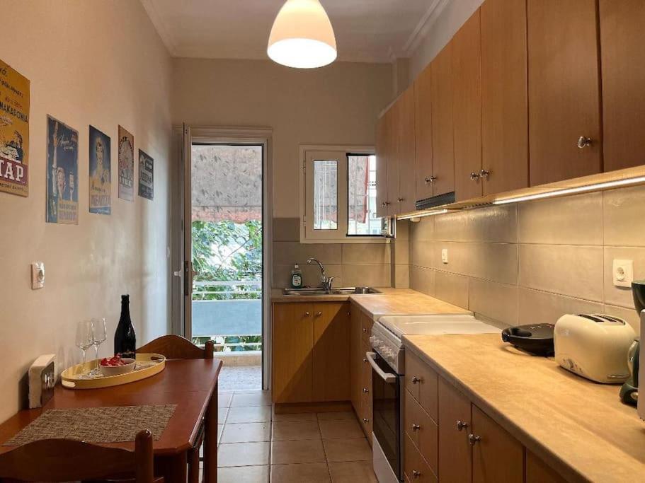 Carlito"S Apartment 1 Next To Metro Station Athén Kültér fotó