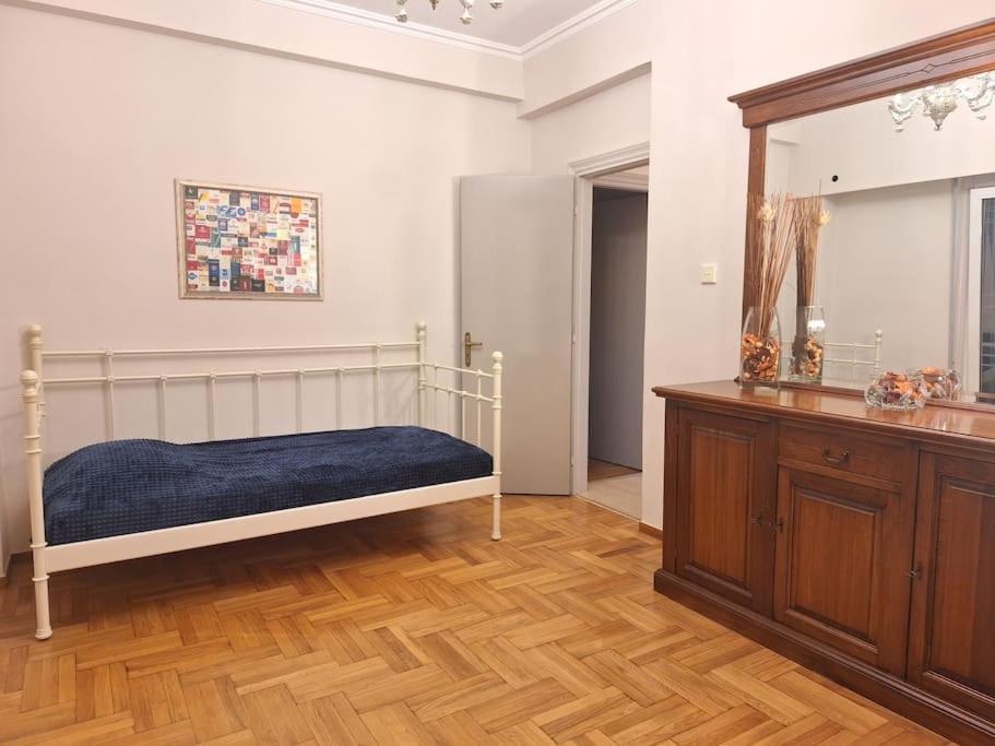 Carlito"S Apartment 1 Next To Metro Station Athén Kültér fotó